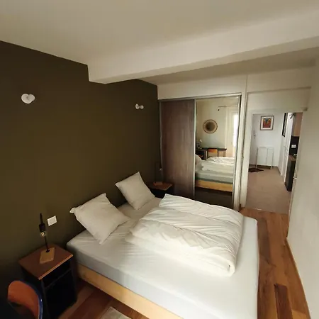 Cozy 50 M2 - Balcony & Air Conditioning! Heart Of Old *